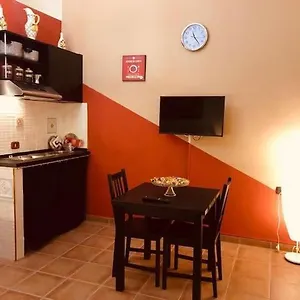 https://roy-nel-cuore-di-napoli.hotels-amalfi.com